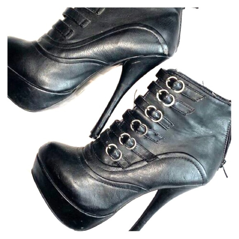 Sky high black booties